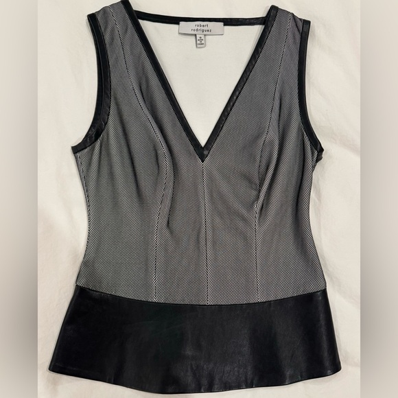 NWOT -Robert Rodriguez Black Mesh & Genuine Leather Sleeveless V-Neck Peplum Top - Picture 2 of 7